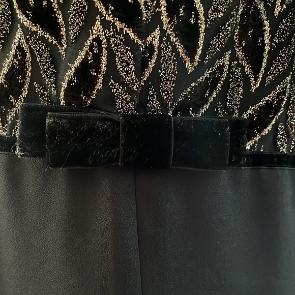 Vintage John Robert’s dress, size 8. - Picture 3 of 9